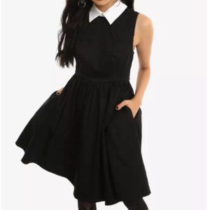 Black & White Collar Sleeveless Dress